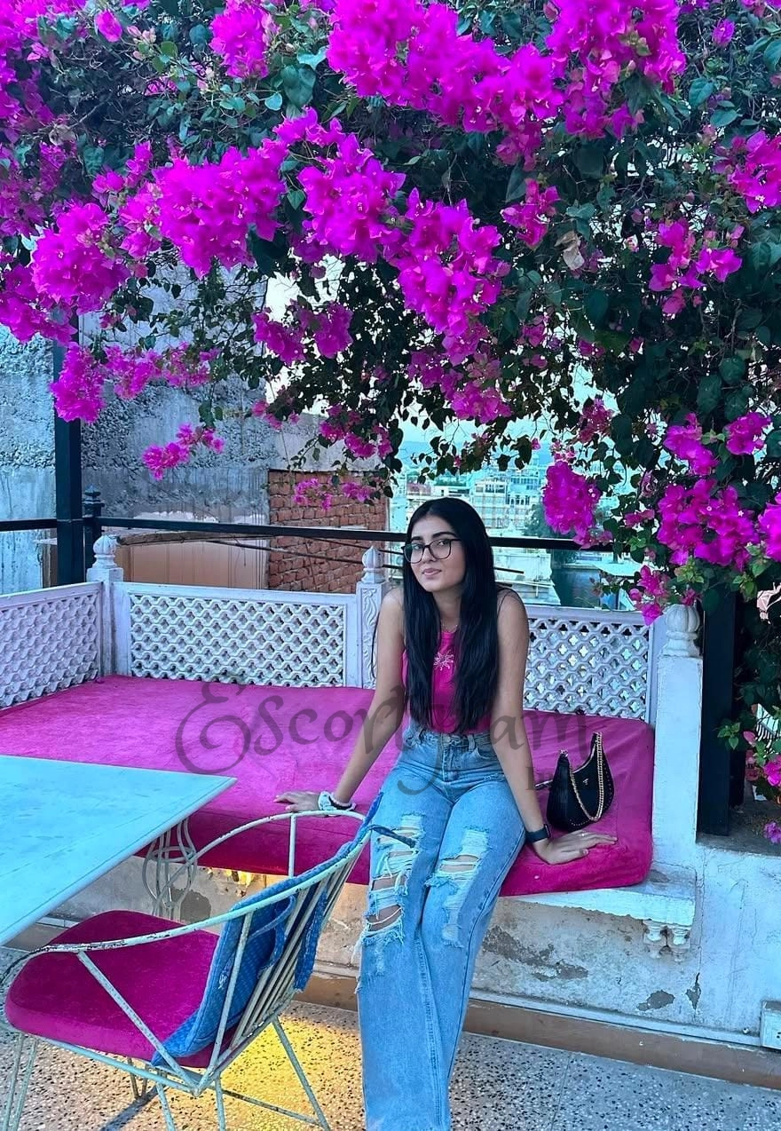 Call Girl Hyderabad Riya